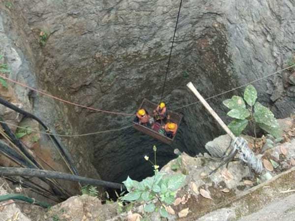 Rising Water As Rescuers Hunt For Meghalaya Miners Trapped For 2 Weeks Rising Water As Rescuers Hunt For Meghalaya Miners Trapped For 2 Weeks