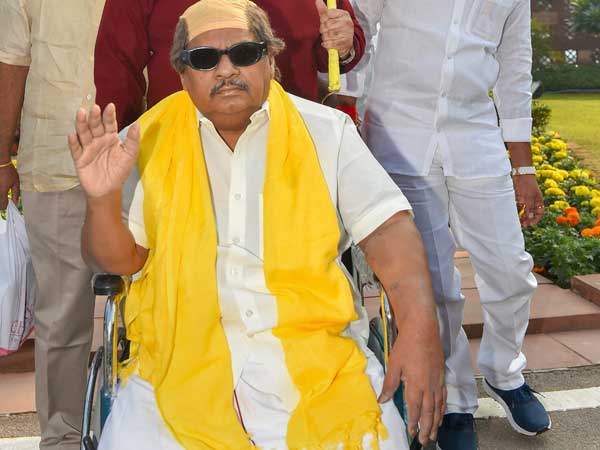 Naramalli Sivaprasad dressed up like the late DMK leader M Karunanidhi Naramalli Sivaprasad dressed up like the late DMK leader M Karunanidhi
