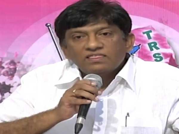 లగడపాటి సర్వేలపై అనుమానాలు, చంద్రబాబును లాగారు