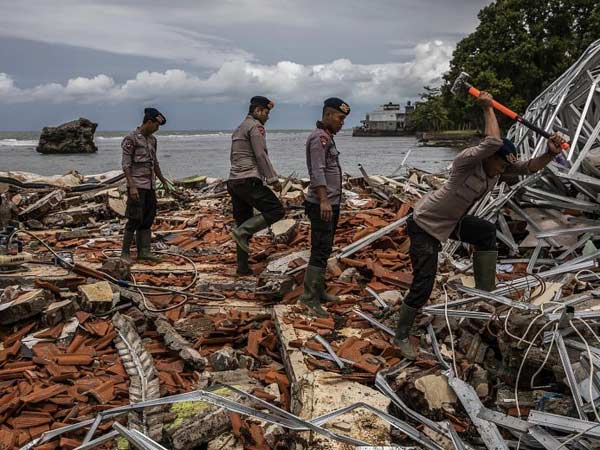 tsunami update.. death toll increased to 429 tsunami update.. death toll increased to 429