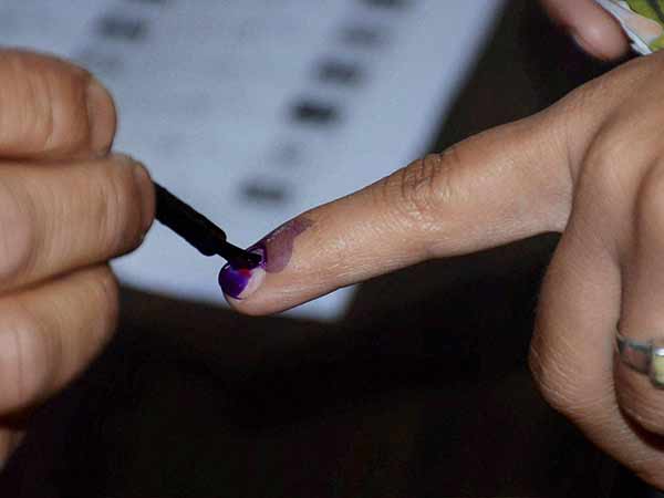 తెలంగాణలో ఓటర్లు