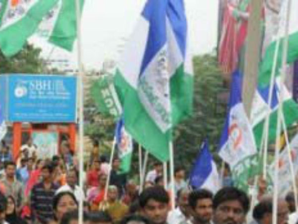 టీఆర్ఎస్ వైసీపి బందాన్ని ప్రత్యేక హోదా తో కొట్టిన టీడిపి..! ఆత్మ రక్షణలో వైసీపి..!!