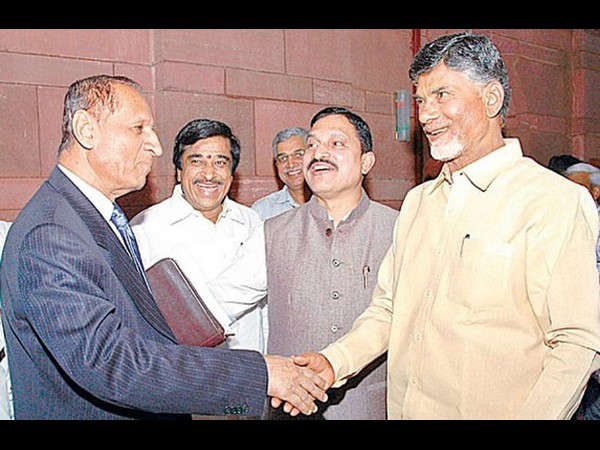 ఇంకా అదే గ్యాప్..