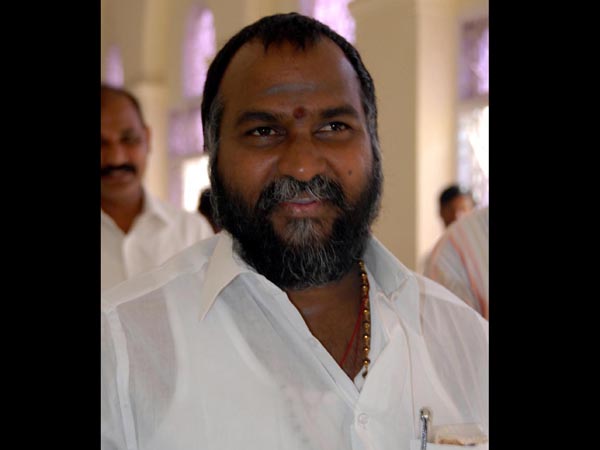 అదికార పార్టీ విధానాలపై సంయమనం..! తొందరపడేది లేదంటున్న జగ్గారెడ్డి..!!
