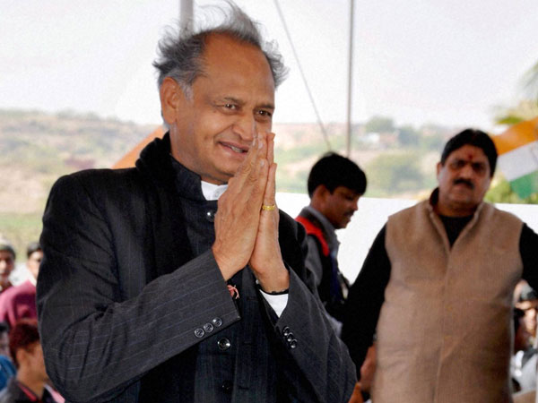 Gehlot says UPA govt will fall, NDA to return. Pilot corrects. CM laughs at own bloopers Gehlot says UPA govt will fall, NDA to return. Pilot corrects. CM laughs at own bloopers