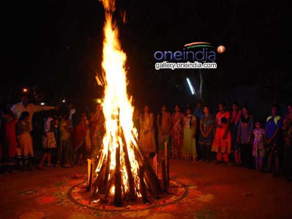 పాతకు స్వస్తి.. కొత్తకు ఆహ్వానం