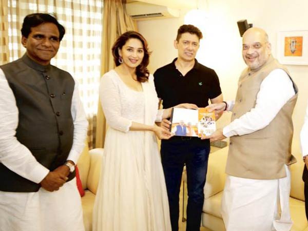 మాధురీ దీక్షిత్తో అమిత్ షా భేటీ