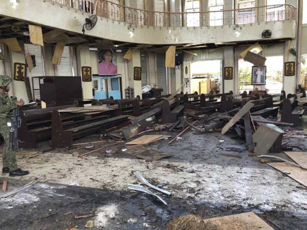 17 killed, dozens wounded in Philippines church explosions 17 killed, dozens wounded in Philippines church explosions