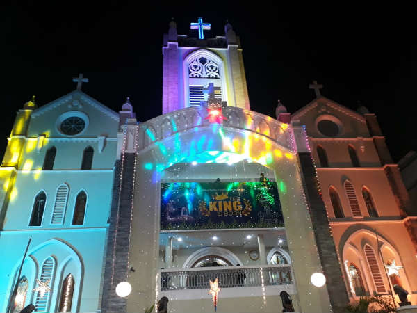 Special prayers offered on the new year eve by Christians Special prayers offered on the new year eve by Christians