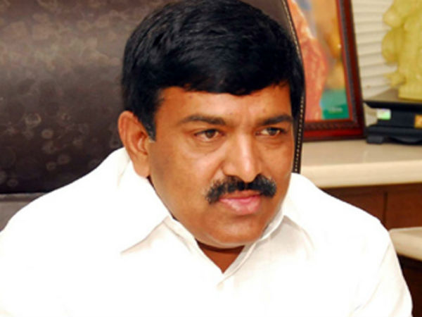వైయస్సార్ను దెబ్బకొట్టేందుకు తెరాసతో కలిశారు