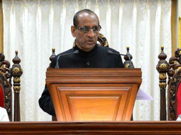 నరసింహన్ తీరు పై నేరుగా విమర్శలు..