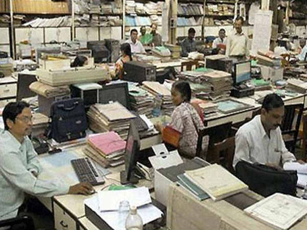 ప్రస్తుతం ఉద్యోగులకు ఏటా 30 ఆర్జిత సెలవులు