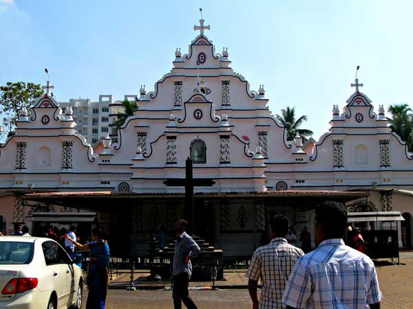 Govt should adopt same stand in Church dispute demands kerala church priests Govt should adopt same stand in Church dispute demands kerala church priests