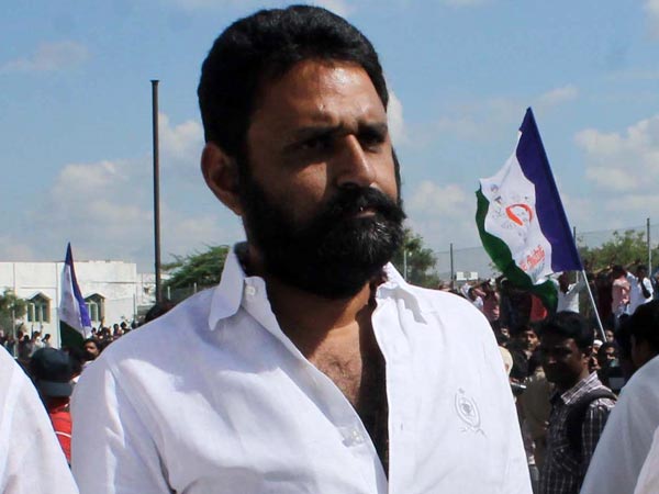 జగన్ అధికారంలోకి వస్తే దించలేమని చంద్రబాబుకు తెలుసు