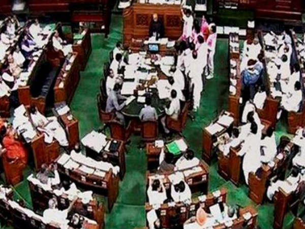 ఇరు వర్గాల న్యాయవాదుల మధ్య తారాస్థాయికి చేరిన వాదనలు