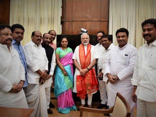 భారీ మెజార్టీతో గెలిచి ఒక్క స్వీట్ ఇవ్వలేదు