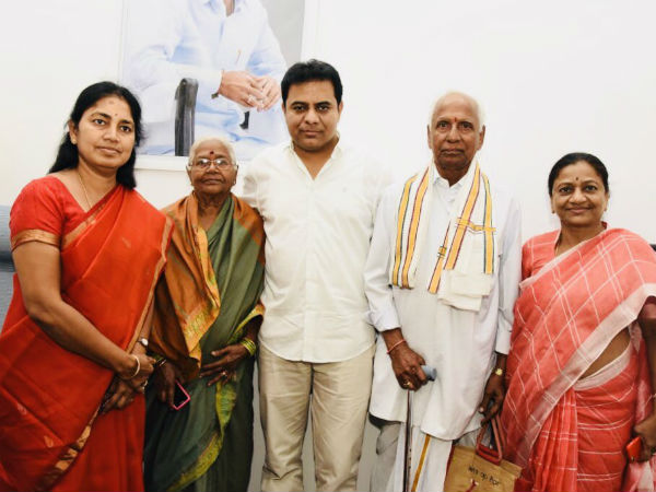 వృద్ధులకు అన్నీ తామై...