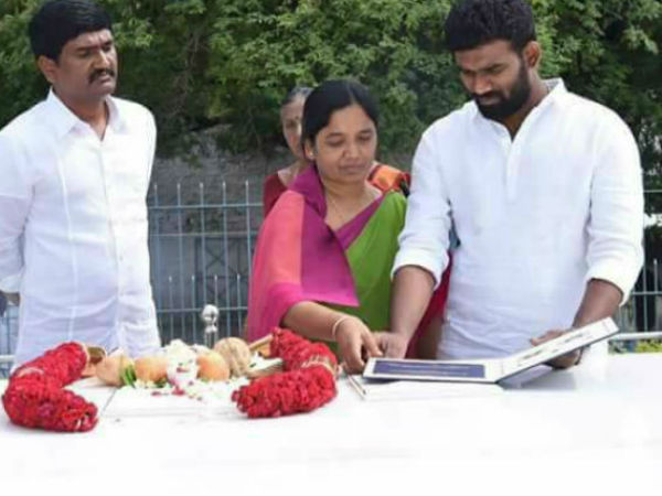 పరిటాల రవి మృతి తర్వాత పక్కన పెట్టారు