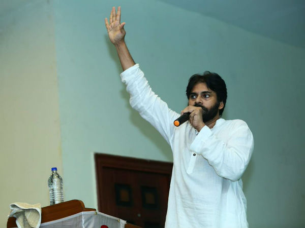 వెన్నుపోటు పొడిపించుకొనే బలహీనుడిని కాదు..