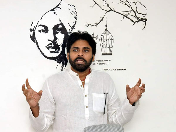 నాతోపాటు బలంగా పోరాడే వారి కోసం చూస్తున్నా