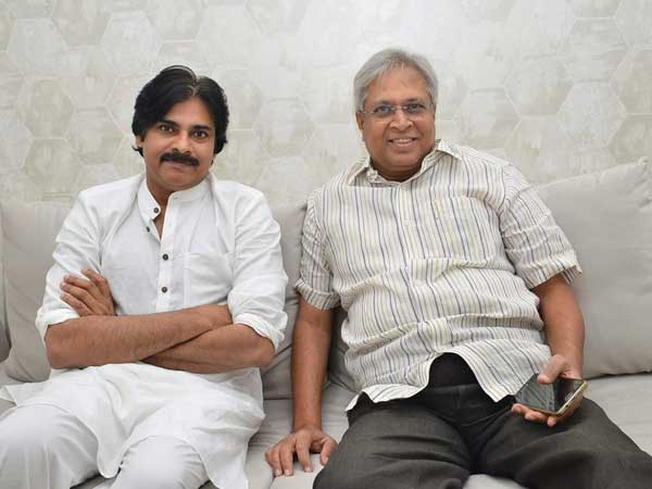 ఉండవల్లిపై ప్రశంసలు