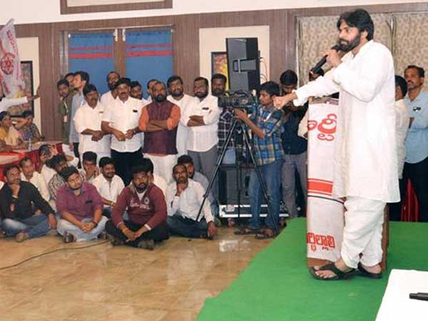 కడుపు నిండిన వాడికి ఆవేశం ఎందుకు ఉంటుంది
