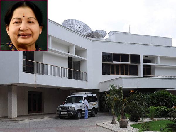 Jayalalithaas poes garden residence under attachment: I-T dept to Madras High Court Jayalalithaas poes garden residence under attachment: I-T dept to Madras High Court