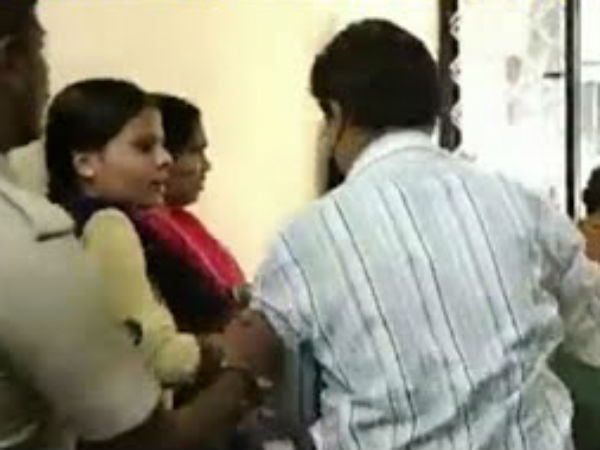 రెచ్చిపోయిన ఎఎస్ఐ