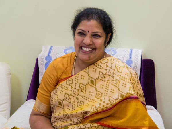 ఫామిలీ సెంట్ మెంట్ ను నమ్ముకున్న చిన్నమ్మ..! ఎన్టీఆర్ కుమార్తెగా ప్రజలు ఆదరిస్తారా..?