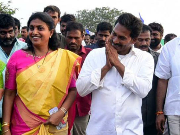 పైలాన్ పైభాగం ఇలా
