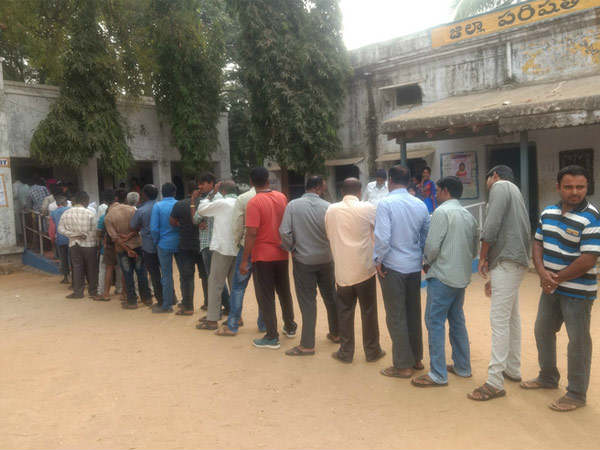 కొన్ని చోట్ల బ్రేక్