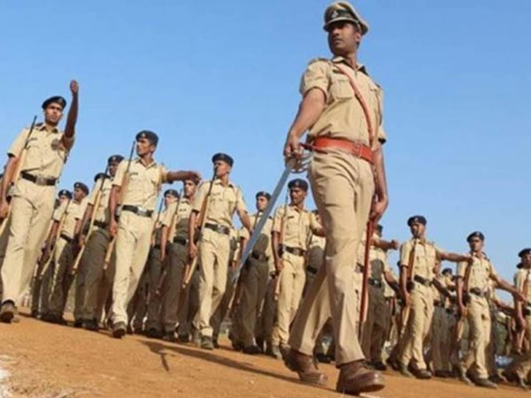 తెలంగాణ పోలీసుల పనితీరుపై నిఘా