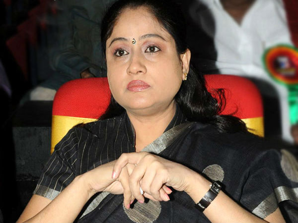 అండగా విజయశాంతి..
