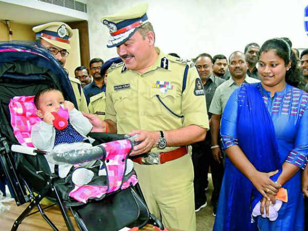 పసిపాప ఆకలి.. తల్లిగా ఆదరణ