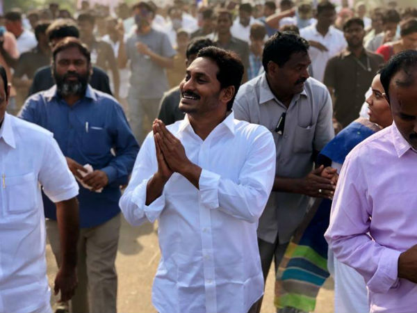 జగన్ పాదయాత్రతో బలయ్యే పార్టీ ఏది..?