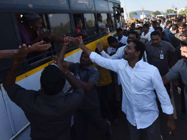 అసెంబ్లీకి వెళ్లని ప్రతిపక్షనేతగా జగన్ పై విమర్శలు