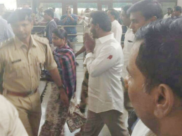 NIA notices to some persons in ys jagan attack case NIA notices to some persons in ys jagan attack case