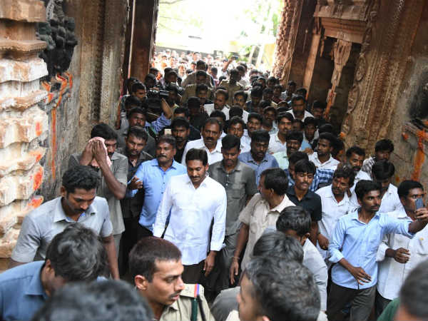 కాలినడికన తిరుమలకు..శ్రీవారి దర్శనం