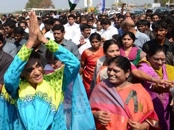 పార్లమెంటుకు షర్మిళ వెళితే ప్లస్ పాయింట్