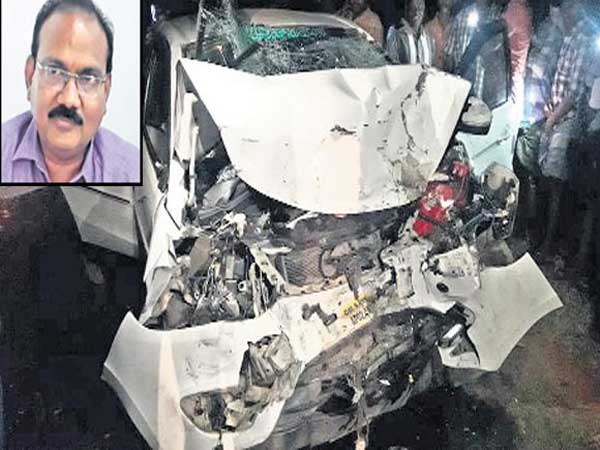 Four persons died including Municipal commissioner in road accident Four persons died including Municipal commissioner in road accident