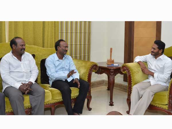 వారే కలుస్తున్నారు