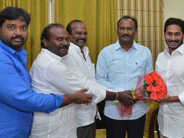 జగన్ను కలిసేందుకు ప్రయత్నాలు చేశా కానీ