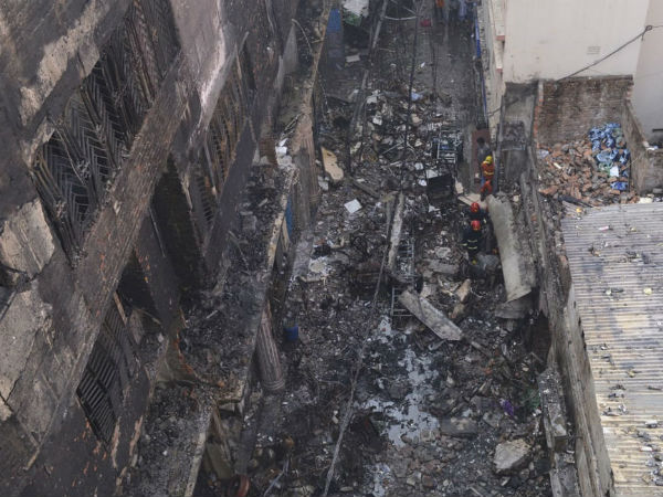 Bangladesh Fire:70 Dead,many evacuated as chemical store fire sets ablaze Old Dhaka Bangladesh Fire:70 Dead,many evacuated as chemical store fire sets ablaze Old Dhaka