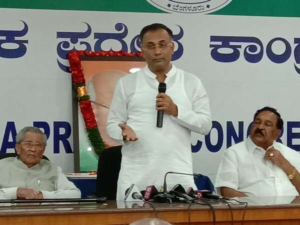ప్రభుత్వం ఉన్నా లేనట్లే !