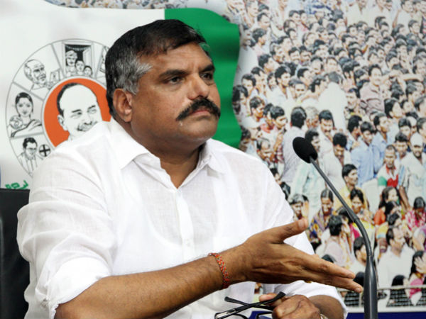 కాపు రిజర్వేషన్లపై మోసపూరితం