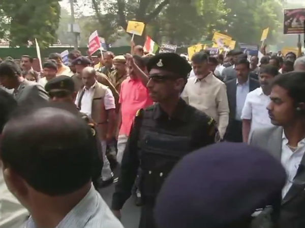 రాష్ట్రపతి వద్దకు 11 మంది బృందం ..