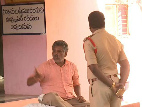 YSRCP MLA Chevireddy Bhaskar Reddy arrested by police YSRCP MLA Chevireddy Bhaskar Reddy arrested by police