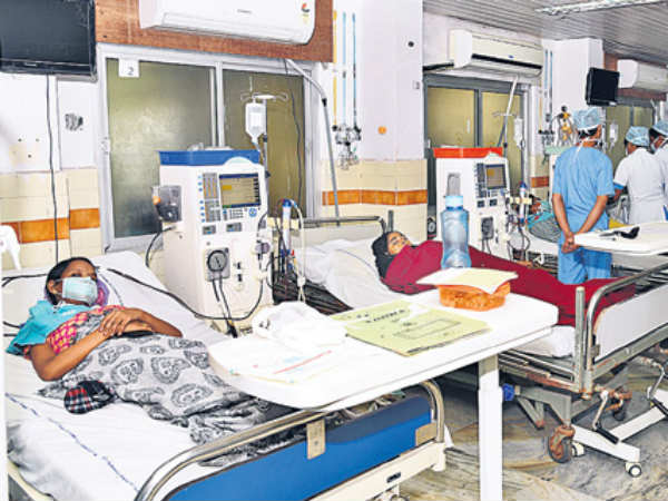 అటెండెంట్ లకు కూడా ఇస్తే బాగుండు..!