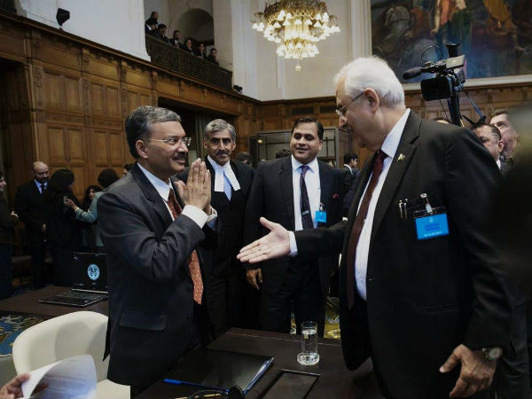 Indian diplomat responded with a namaskar to Pakistan AGs handshake gesture Indian diplomat responded with a namaskar to Pakistan AGs handshake gesture