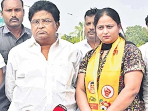 కూతురు రాజకీయాల్లోకి రావడంపై జలీల్ ఖాన్ వాదన ఇదీ